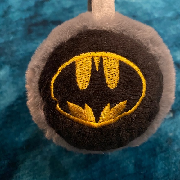 Kids Batman Earmuffs - Picture 2 of 4